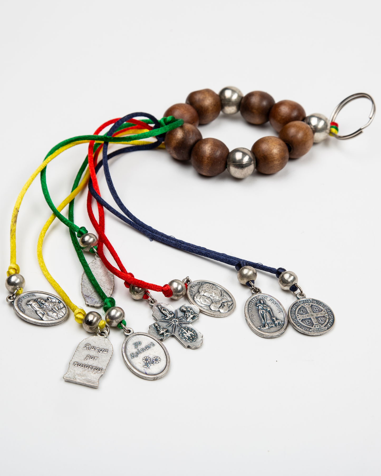 Llavero denario con terminaciones de distintas medallas