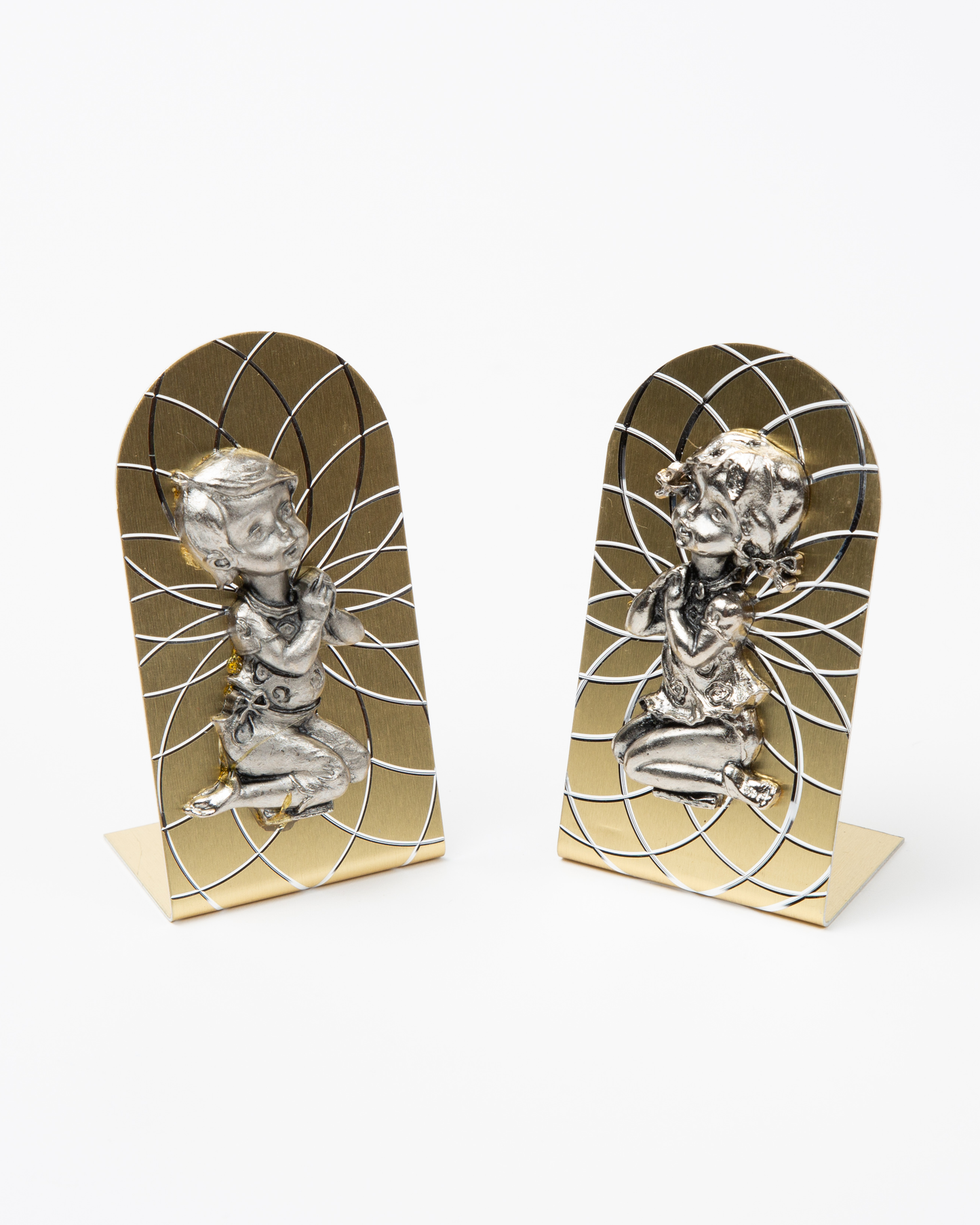 Figura metálica niñita y niñito